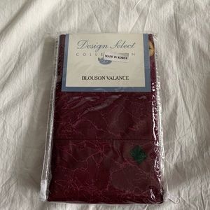 Design Collection One Single Blouson Valance